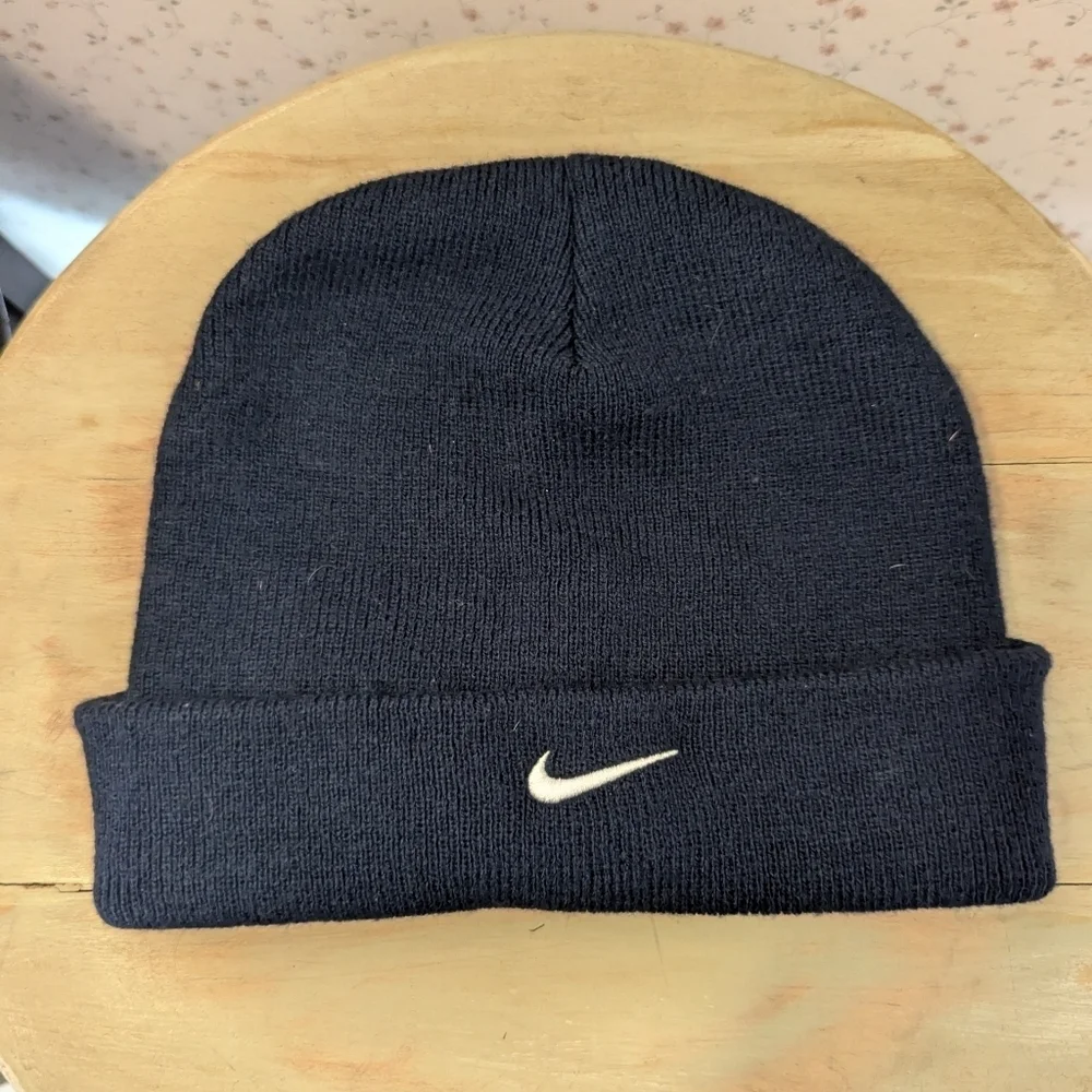 Nike Beanie Navy Black Dark Navy Blue Youth size 10 x 8 Winter Sporty Snow Ski